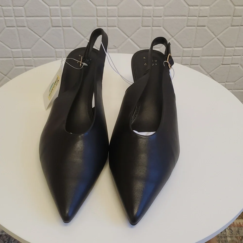 A New Day Black Slingback Pointed Kitten Heel Pumps with Gold Accent Heel 9.5 - Picture 2 of 9